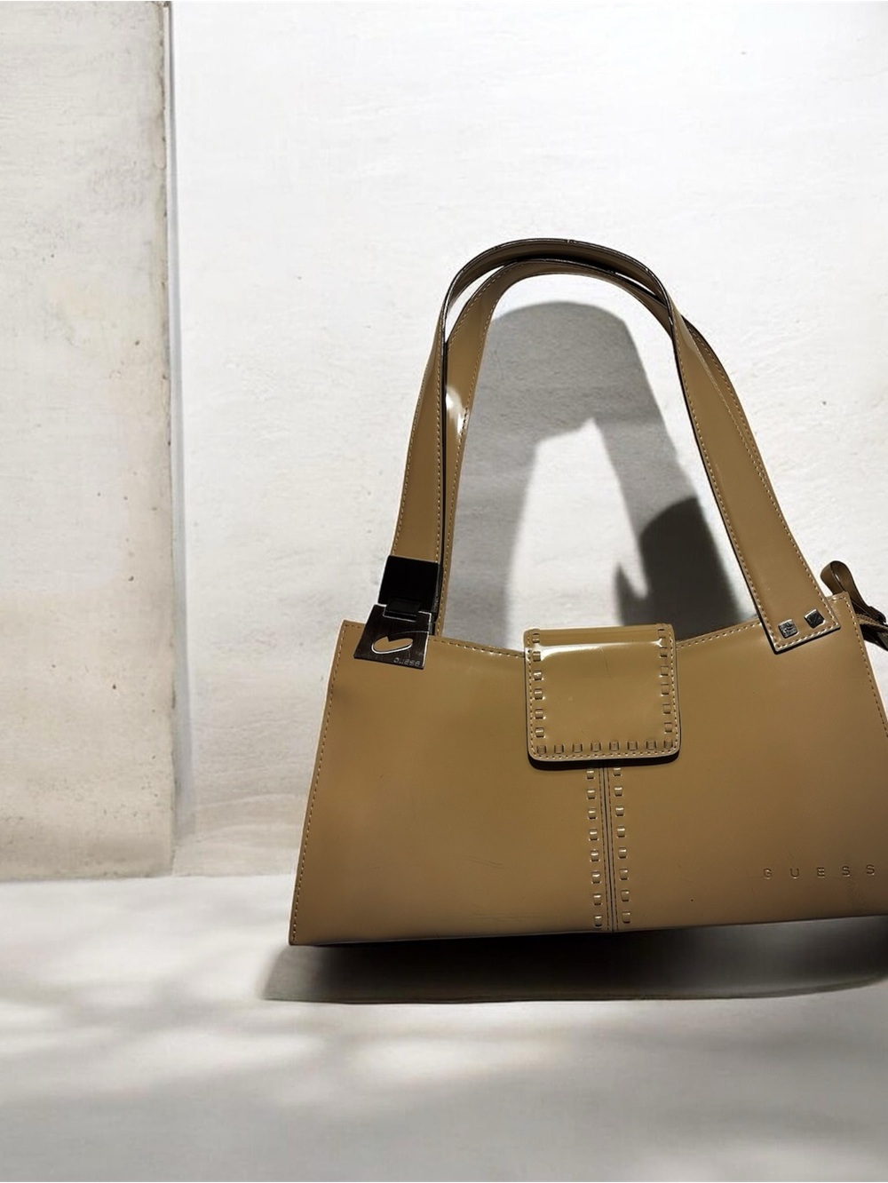 Vintage 90s/Y2K Guess Patent Tan Shoulder Bag – Minimalist Chic